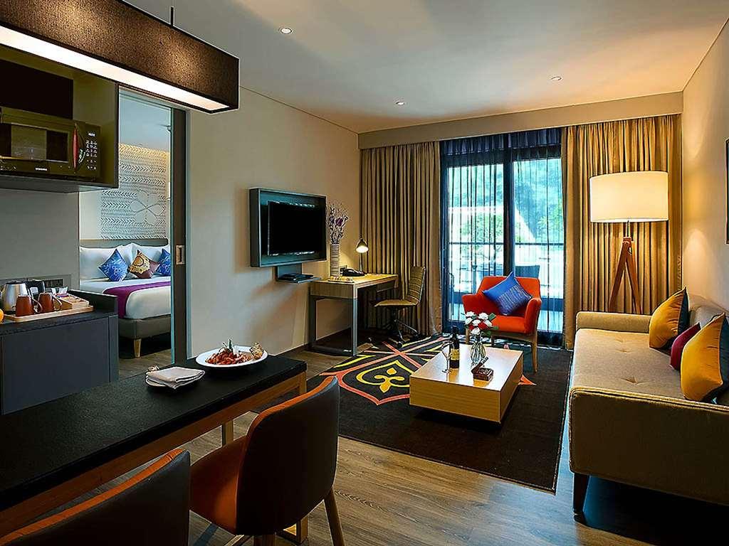 그랜드 머큐어 마이소르 - 언 아코르호텔 브랜드 객실 사진 A typical suite at the hotel